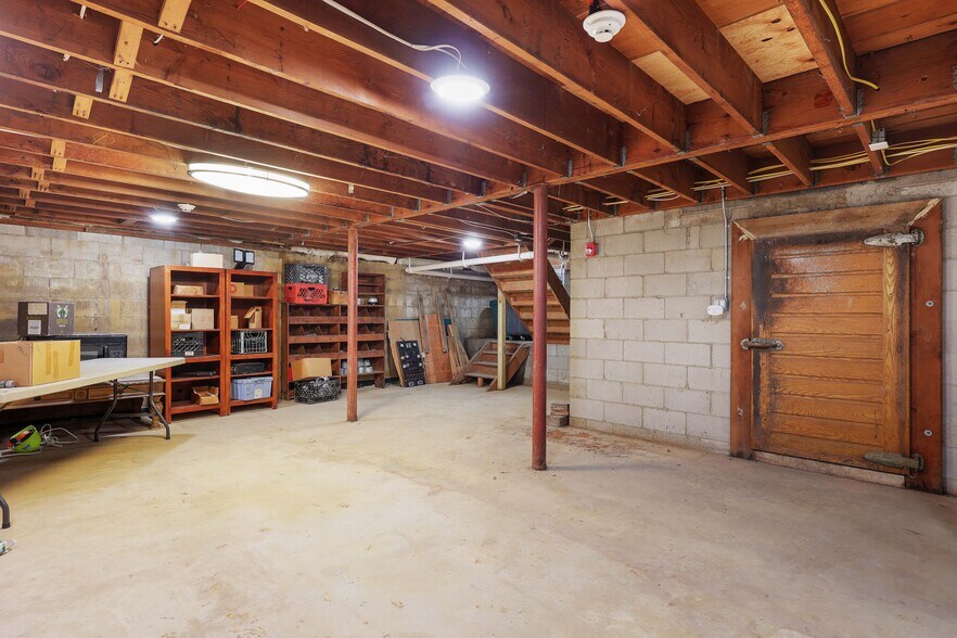 More Photos Of 215 Washington Rd, Sayreville Storefront Retail Residential For Lease