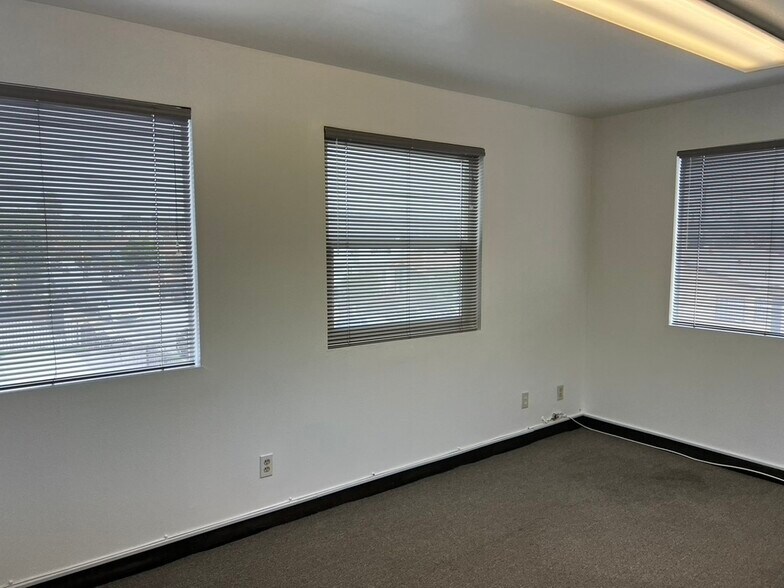 More Photos Of 11701 Inglewood Ave, Hawthorne Office Residential For Lease