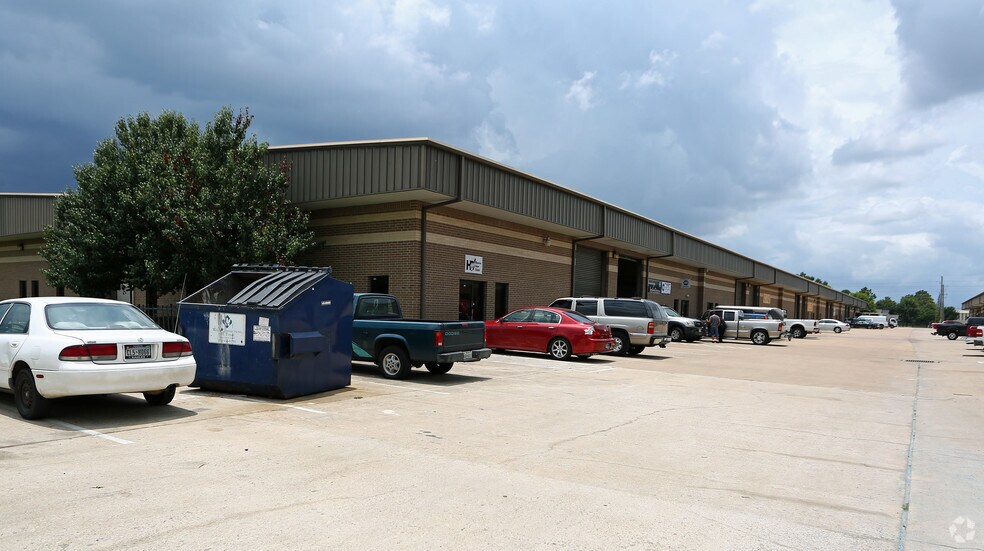 More Photos Of 6830 N Eldridge Pky, Houston Unknown For Lease
