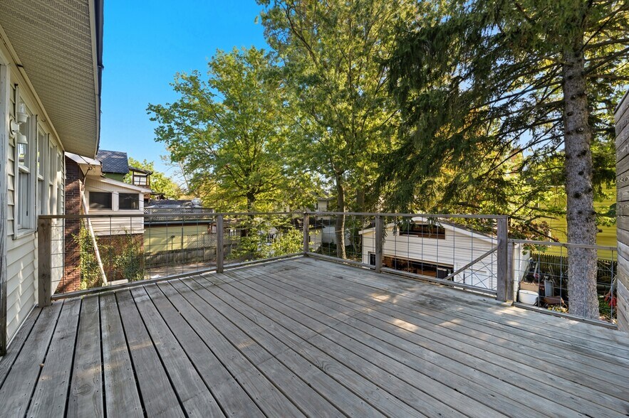 More Photos Of 12406 Larchmere Blvd, Cleveland General Retail For Sale