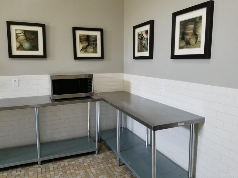More Photos Of 2251 N Greenville Ave, Richardson Freestanding For Sale