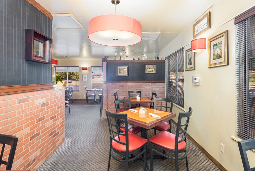 More Photos Of 15220 Kings Hwy, Montross Restaurant For Sale
