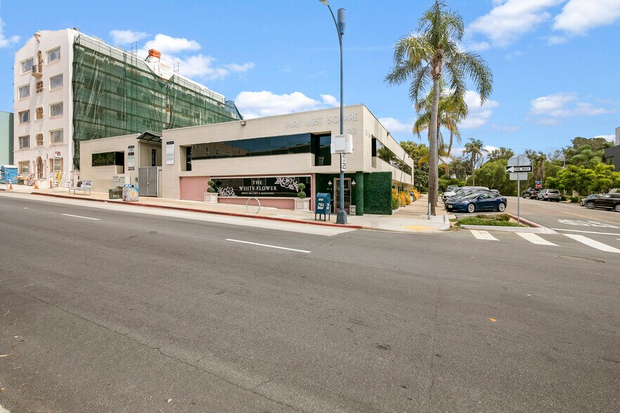 More Photos Of 2121 5th Ave, San Diego Office For Lease