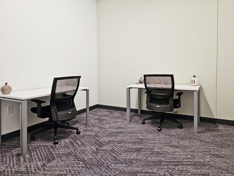 More Photos Of 4901 Eastpark Blvd, Madison Coworking Space