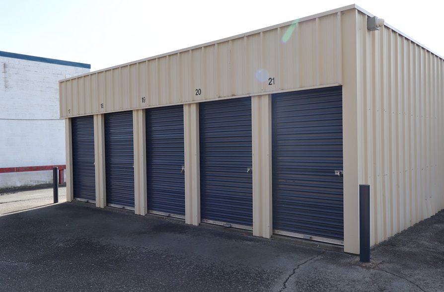 More Photos Of 4889 Country Club Rd, Winston-Salem Self Storage For Sale