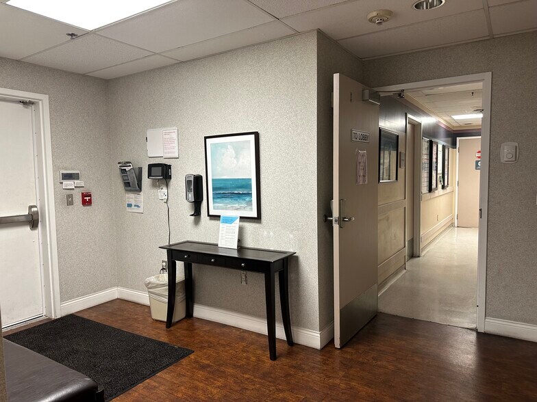 More Photos Of 1310 SE West Star Ave, Port Saint Lucie Hospital For Lease