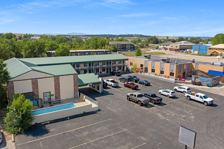 More Photos Of 518 National St, Belle Fourche Hotel For Sale