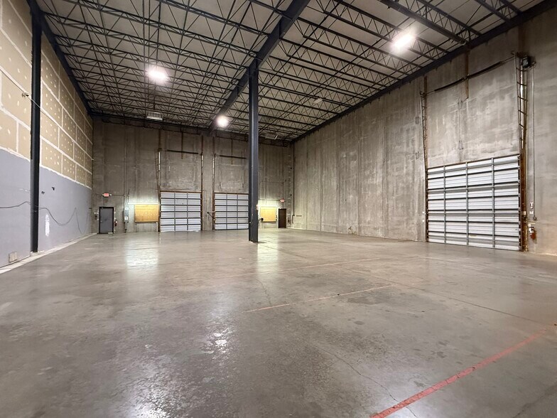 More Photos Of 105 W Dewey Ave, Wharton Warehouse For Lease