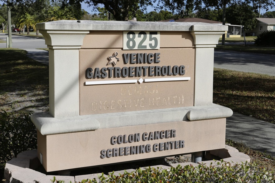 More Photos Of 825 Venetian Pky, Venice Office For Lease