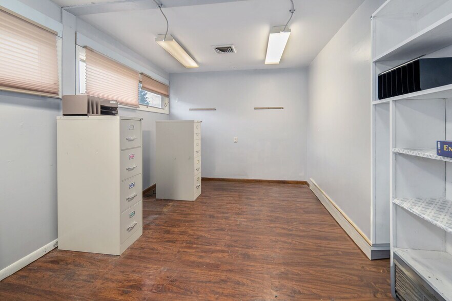 More Photos Of 4956 NY-30, Schoharie Flex For Sale