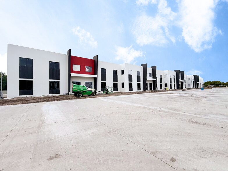 Primary Photo Of 3929 Pipkin Rd, Lakeland Warehouse For Lease