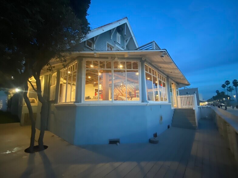 More Photos Of 523 Ocean Front Walk, Venice Storefront Retail Office For Lease