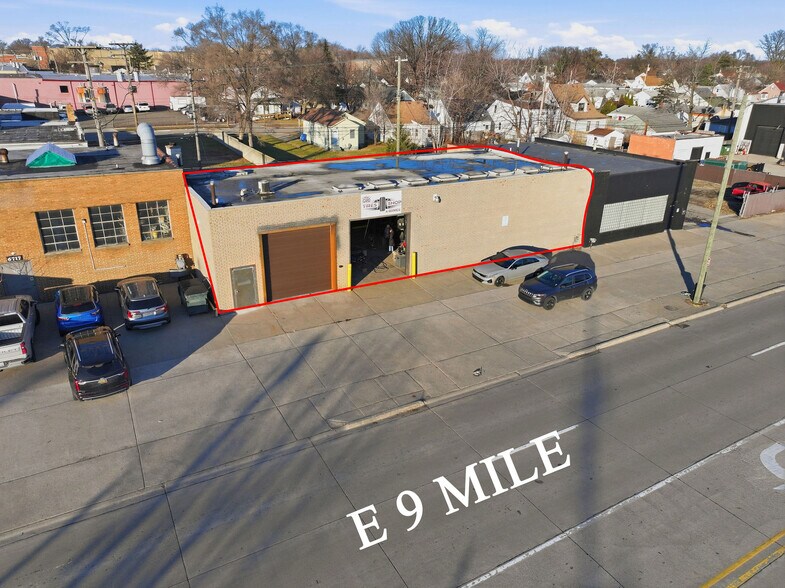Primary Photo Of 6737 E Nine Mile Rd, Warren Warehouse For Lease