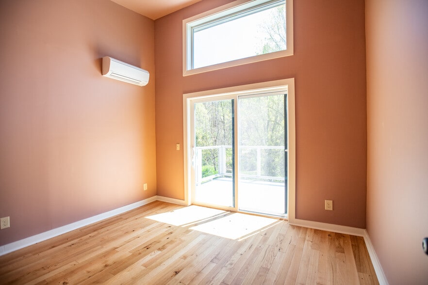 More Photos Of 9400 US-19 W, Bryson City Hotel For Sale