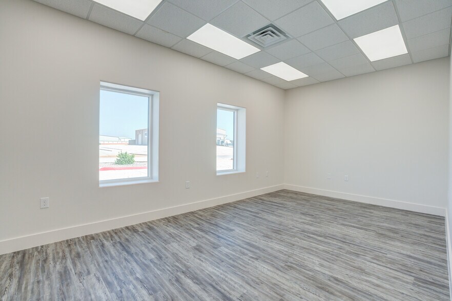 More Photos Of 3814 County Road 1350, Lubbock Distribution For Sale