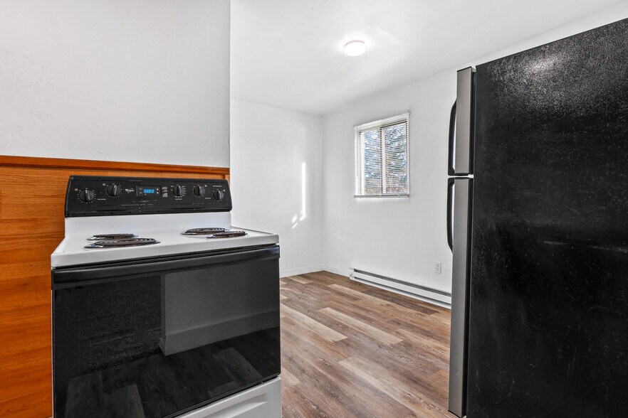 More Photos Of 1833 C St, Washougal Apartments For Sale