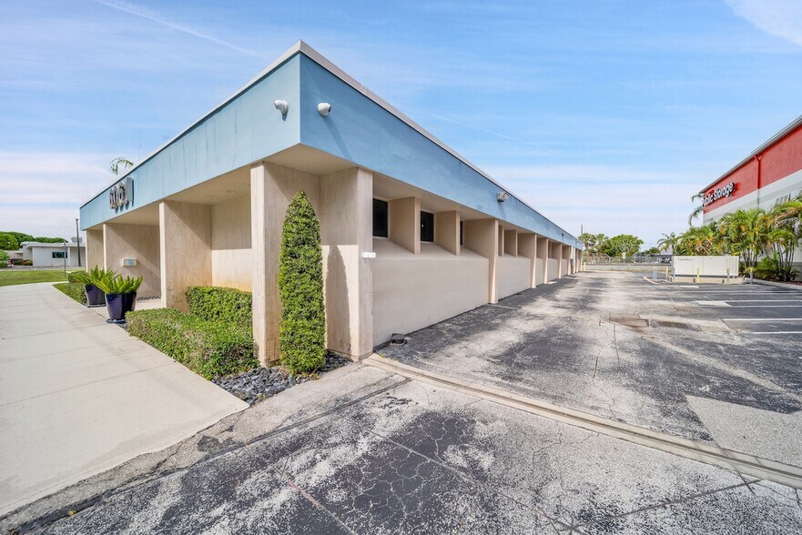 More Photos Of 6061 NE 14th Ave, Fort Lauderdale Medical For Lease