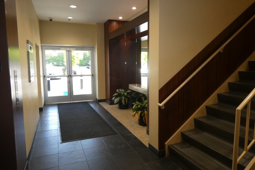 More Photos Of 6100-6120 San Fernando Rd, Glendale Office For Sale