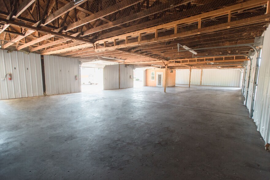 More Photos Of 241 S Park St, Tupelo Unknown For Lease