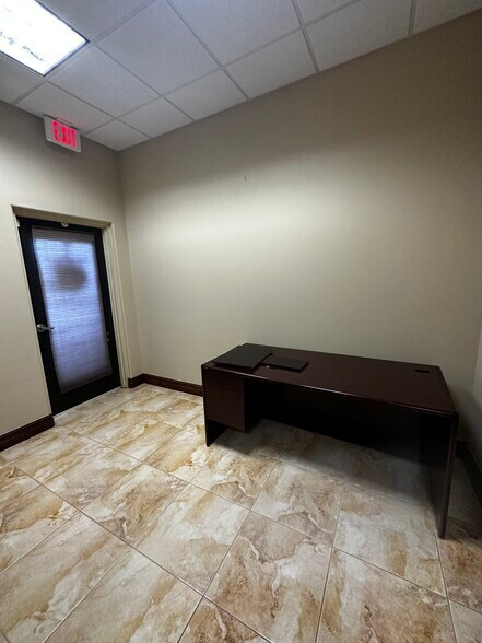 More Photos Of 14131 Metropolis Ave, Fort Myers Medical For Lease
