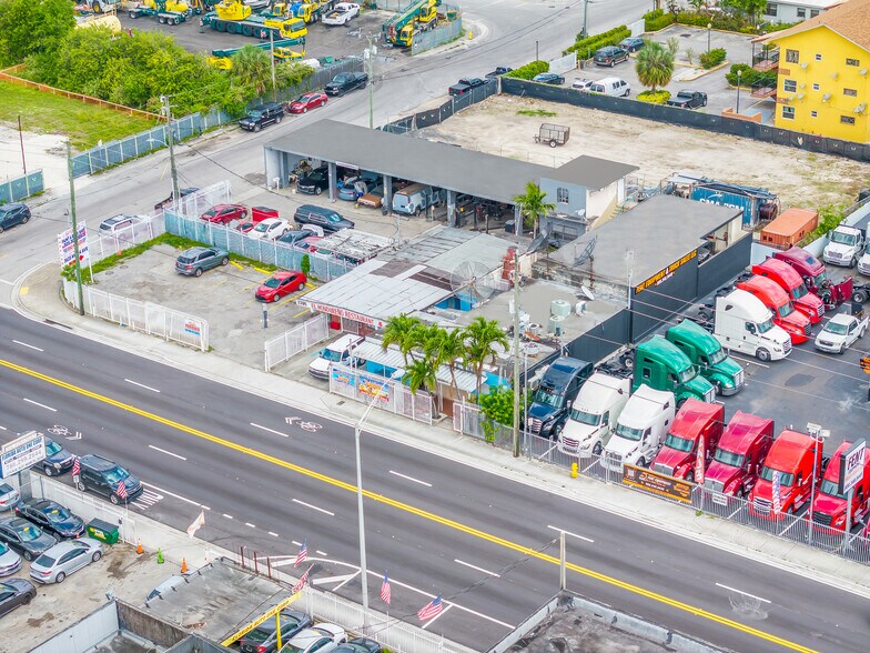 More Photos Of 2395 NW 36th St, Miami Service For Lease