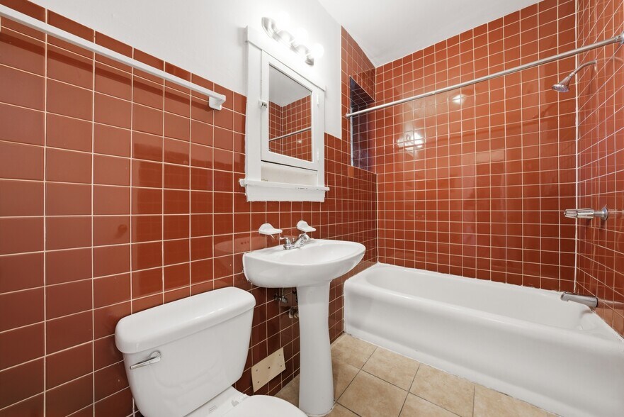 More Photos Of 2119 S 51st Ave, Cicero Apartments For Sale