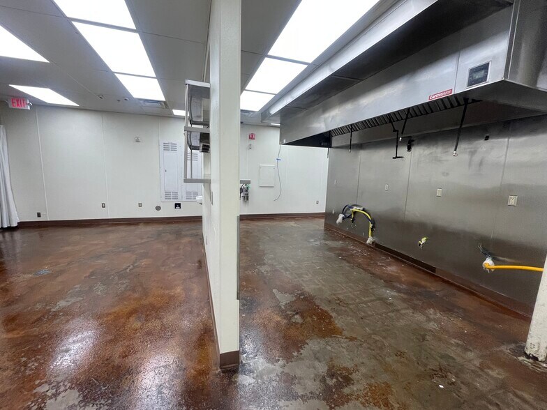 More Photos Of 2636 E 11th St, Tulsa Hotel For Lease