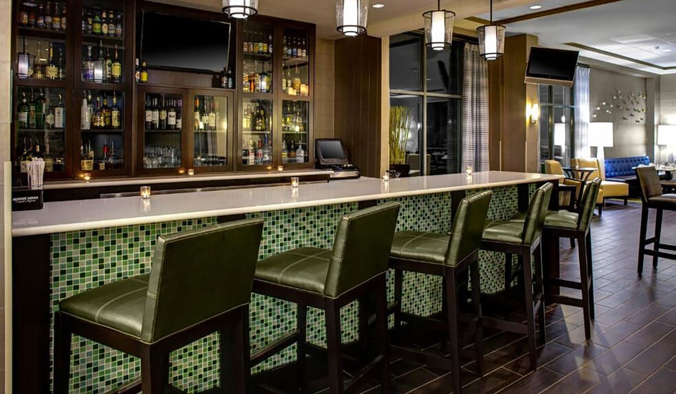 More Photos Of 251 Pennsylvania Pky, Indianapolis Hotel For Sale