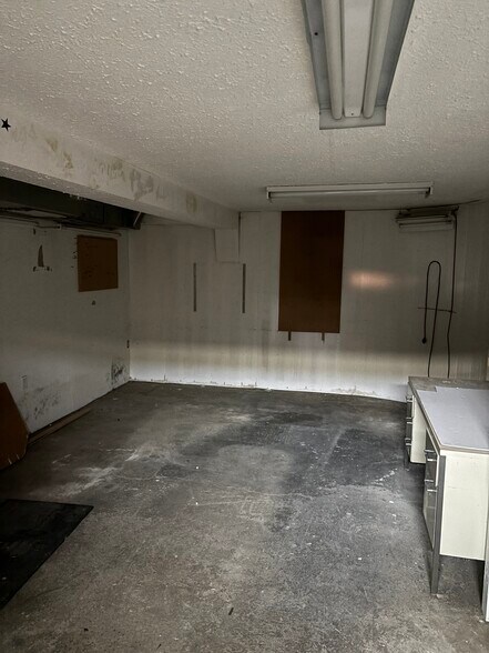 More Photos Of 502 50 St, Edson Storefront For Sale