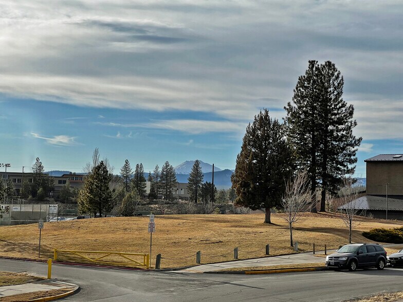 More Photos Of 2796 NW Clearwater Dr, Bend Office For Sale