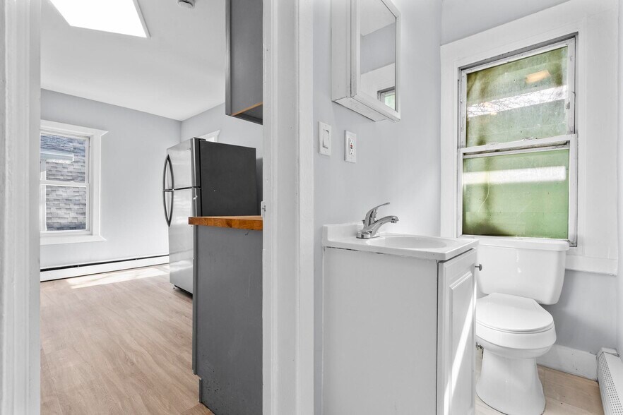 More Photos Of 746 Maple St, Bridgeport Apartments For Sale