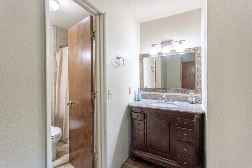 More Photos Of 2616 W Hillside Dr, Anderson Apartments For Sale