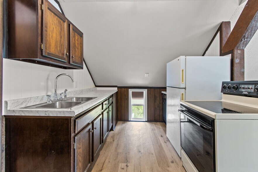 More Photos Of 1903 E Apple Creek Rd, Appleton Apartments For Sale