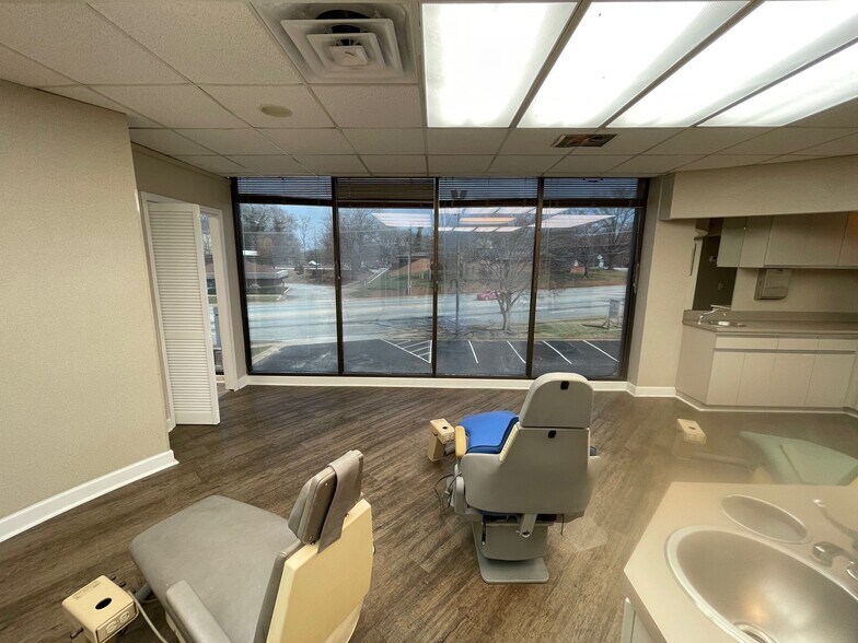 More Photos Of 319 N Pine St, Spartanburg Medical For Lease