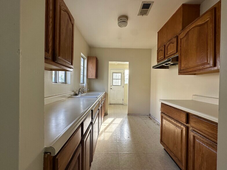 More Photos Of 5628-5630 York Blvd, Los Angeles Storefront Retail Residential For Sale