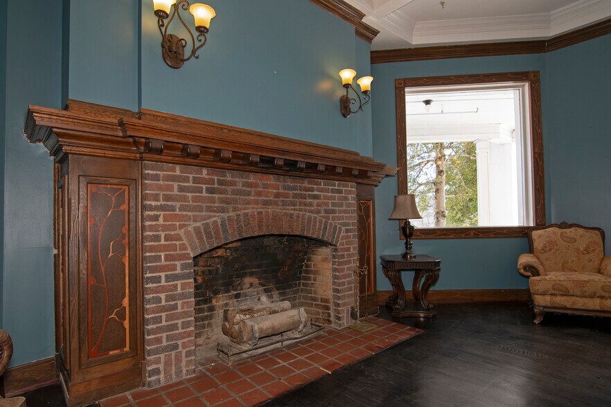 More Photos Of 158 Academy Lane Dr, Pence Springs Hotel For Sale