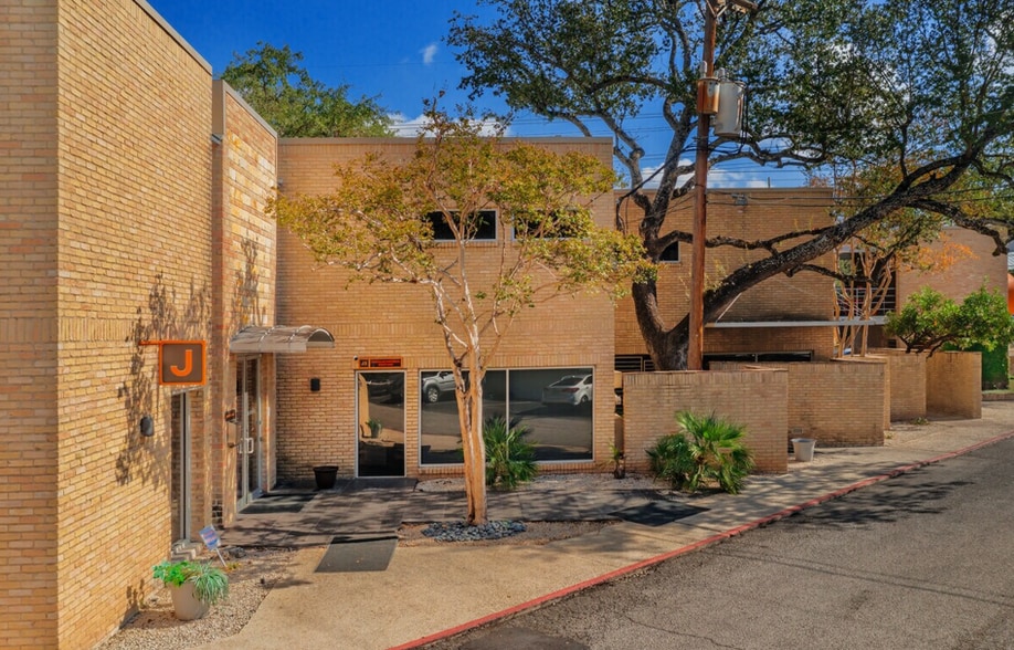 More Photos Of 8647 Wurzbach Rd, San Antonio Medical For Sale