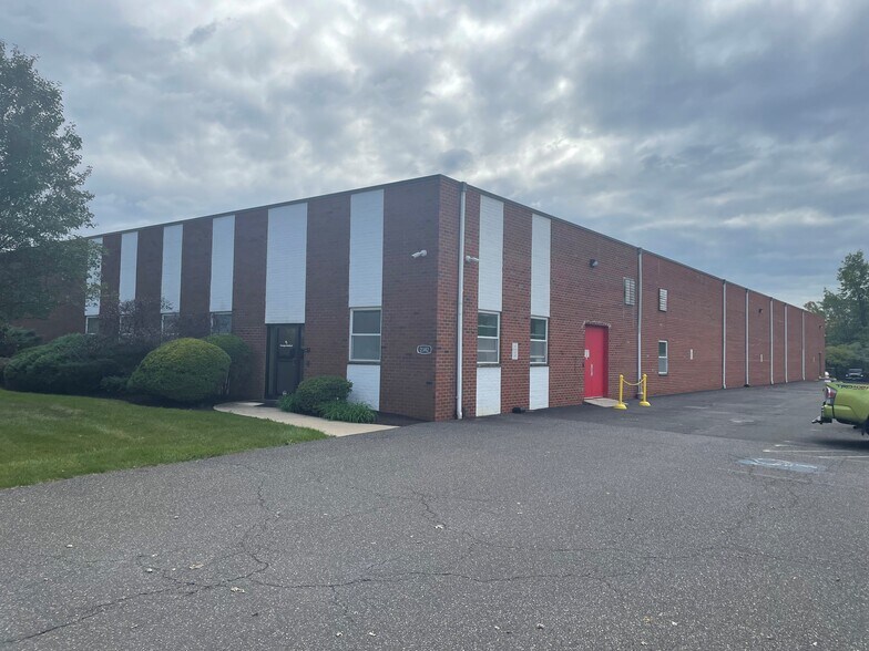 More Photos Of 2342 N Penn Rd, Hatfield Manufacturing For Lease