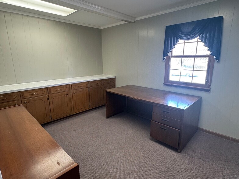 More Photos Of 1203 Northup St, Reidsville Medical For Sale