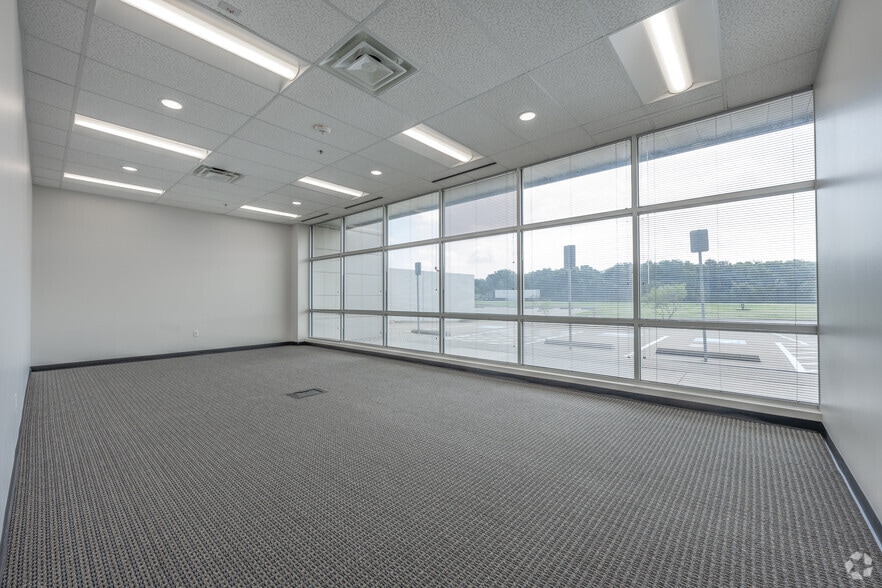 More Photos Of 3711 S 20th Ave, Dfw Airport Unknown For Lease