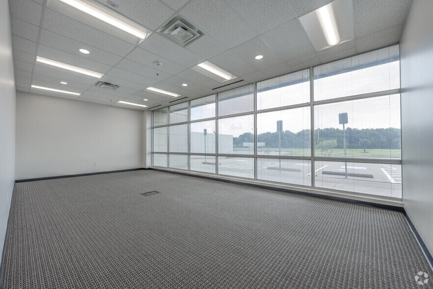 More Photos Of 3801 S 20th Ave, Dfw Airport Unknown For Lease