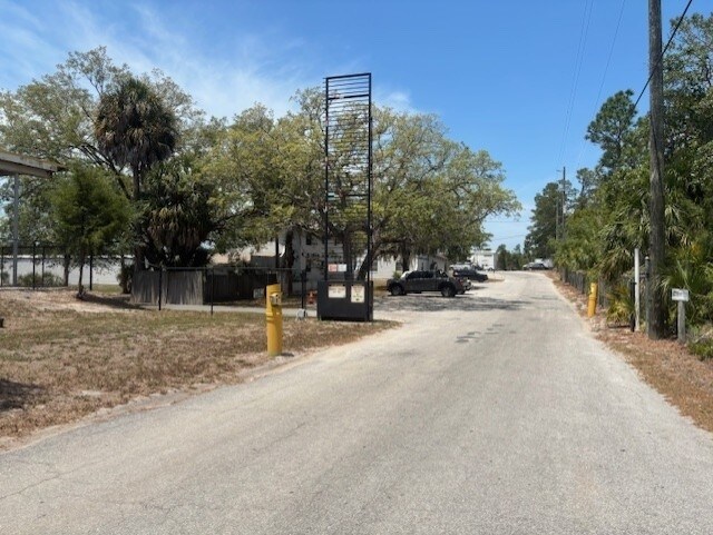 More Photos Of 3703-3709 Commercial Way, Spring Hill Office For Lease