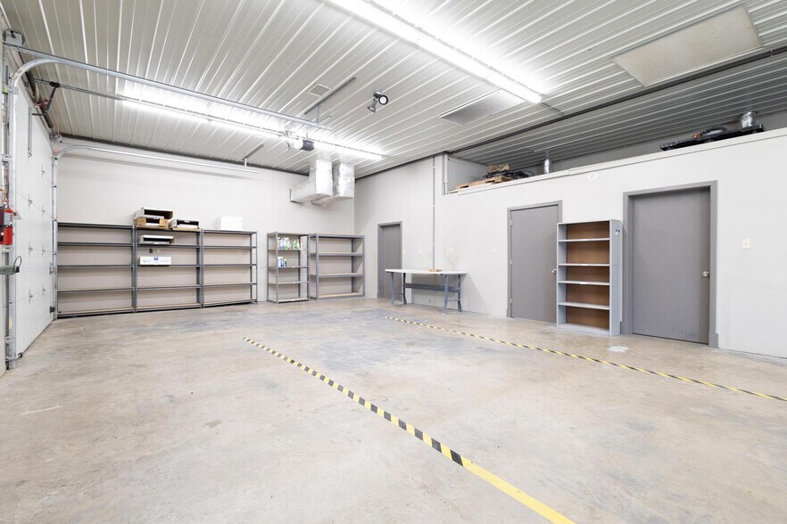 More Photos Of 66850 Executive Dr, Saint Clairsville Warehouse For Lease