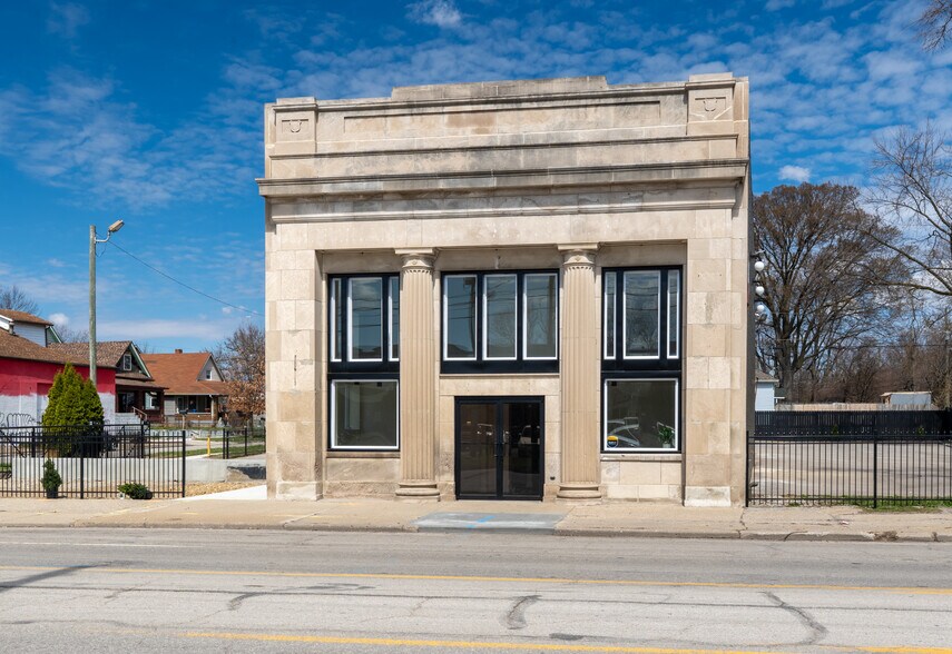 More Photos Of 2506 E Washington St, Indianapolis Storefront Retail Office For Sale