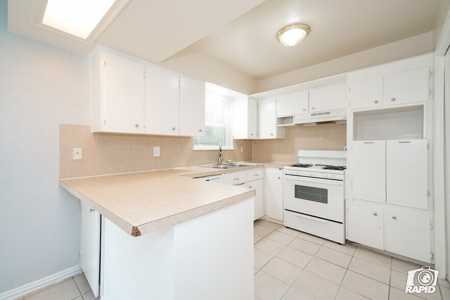 More Photos Of 601 George Ave, Midland Apartments For Sale