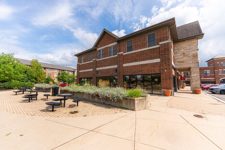 More Photos Of 241 S Main St, Bartlett Apartments For Lease