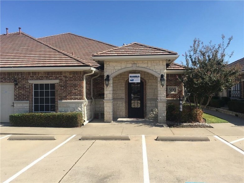 More Photos Of 5926 W Parker Rd, Plano Medical For Sale