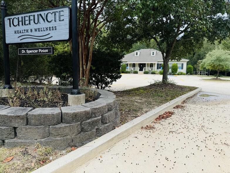 More Photos Of 56 Starbrush Cir, Covington Medical For Sale