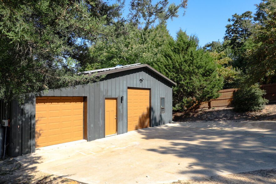 More Photos Of 6159 Crestview Dr, Athens Specialty For Sale