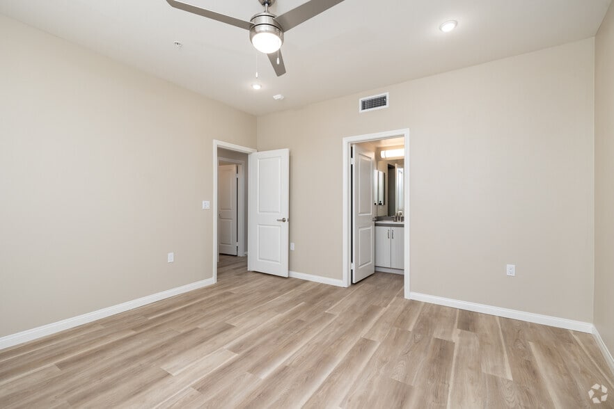 More Photos Of 2910 Allesandro St, Los Angeles Apartments For Lease